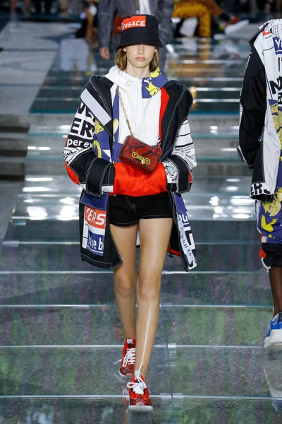 Look 9
